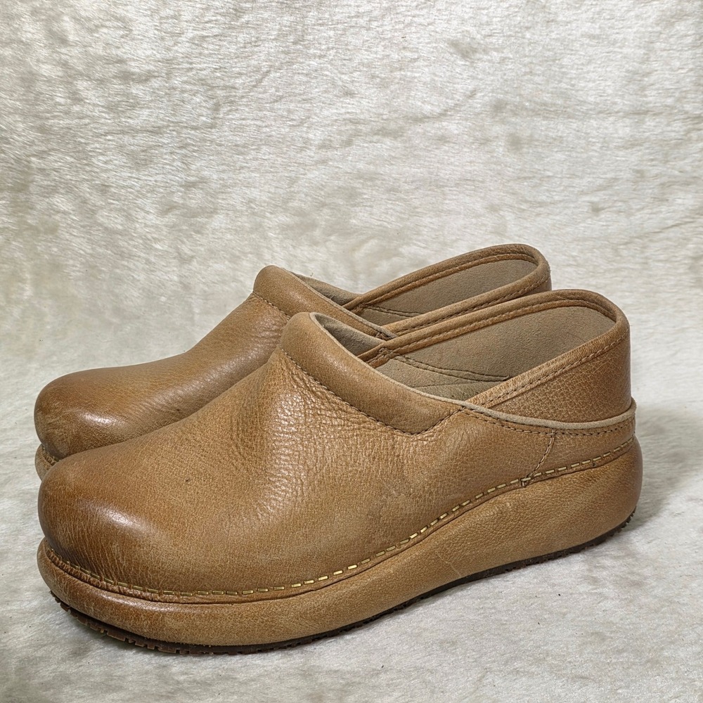 Dansko Clogs Platform Pro Honey Distressed Tan Leather Slip Resistant Women 38 7